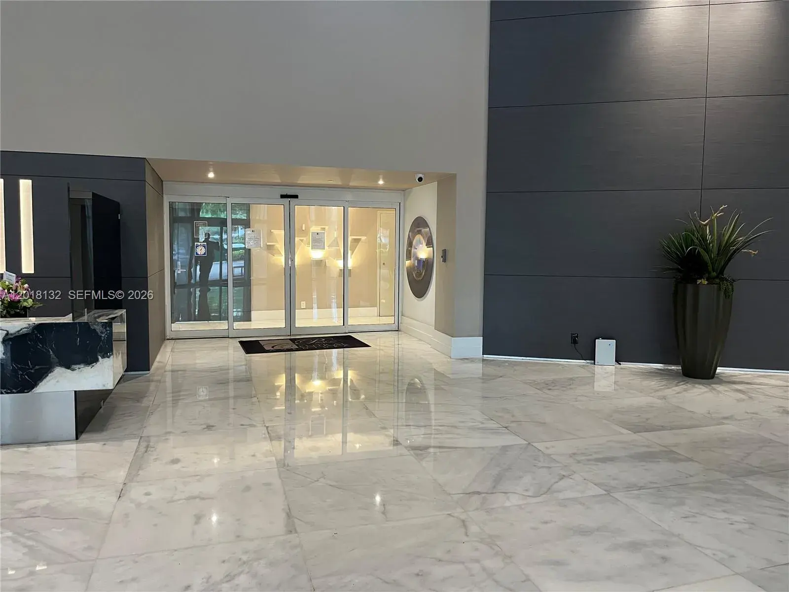 3 bedroom 2 bath Residential Lease for rent at 3300 NE 192nd St # 206, Aventura FL 33180