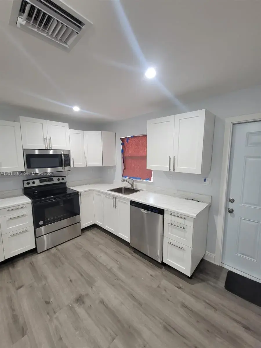 1809 NW 8th Pl, Fort Lauderdale FL 33311