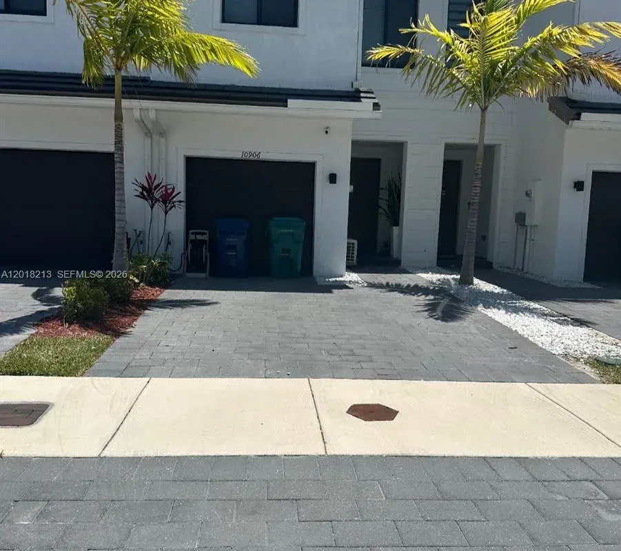10906 SW 232nd Ter, Homestead FL 33032
