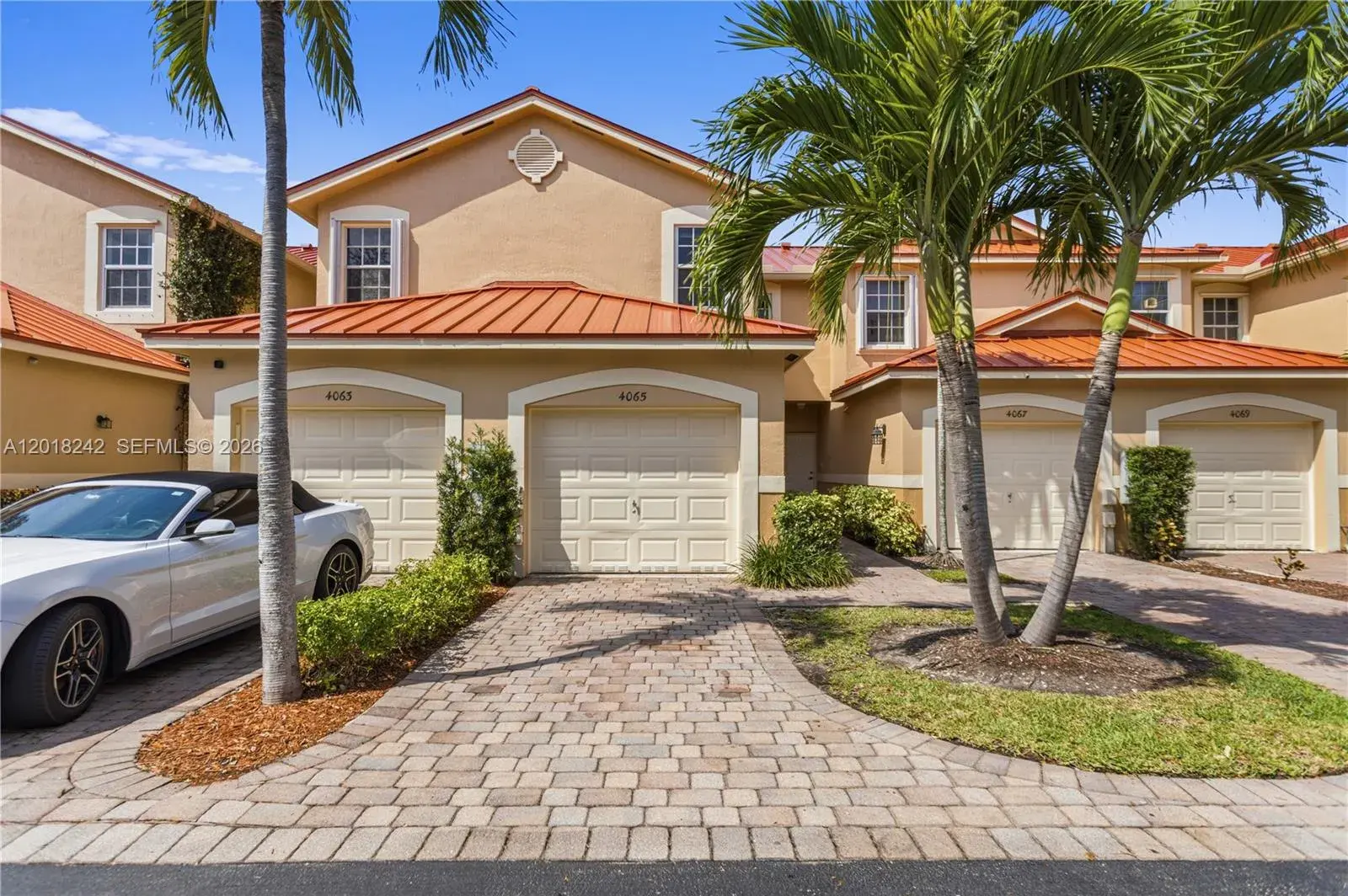 4065 Crystal Lake Dr, Deerfield Beach FL 33064