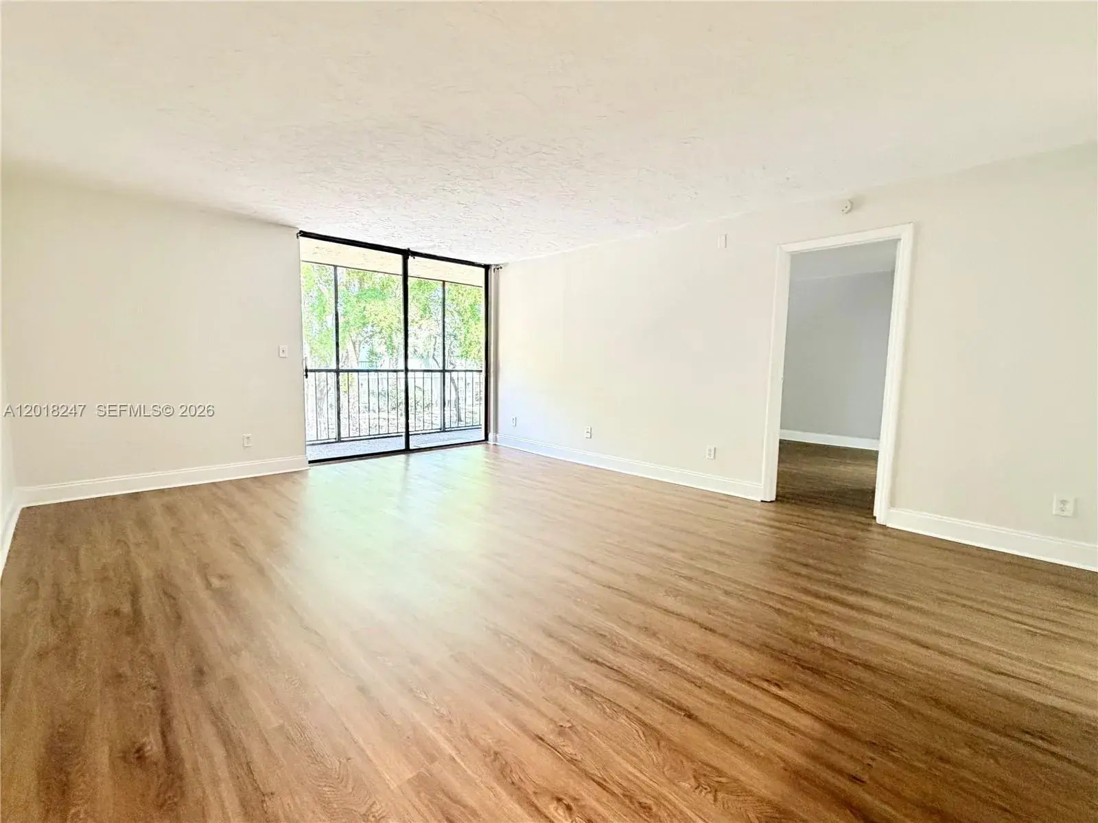 1 bedroom 1 bath Residential for sale at 450 Commodore Dr # 214, Plantation FL 33325