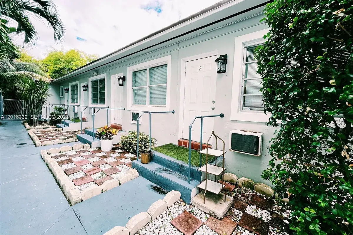 7630 Byron Ave, Miami Beach FL 33141