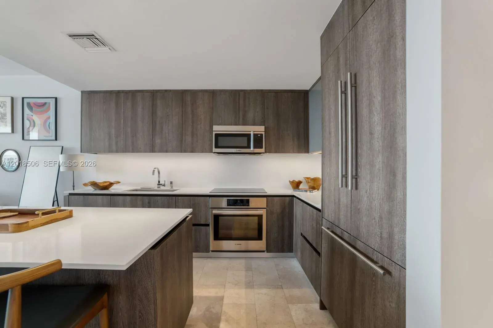 88 SW 7th St # 2406, Miami FL 33130