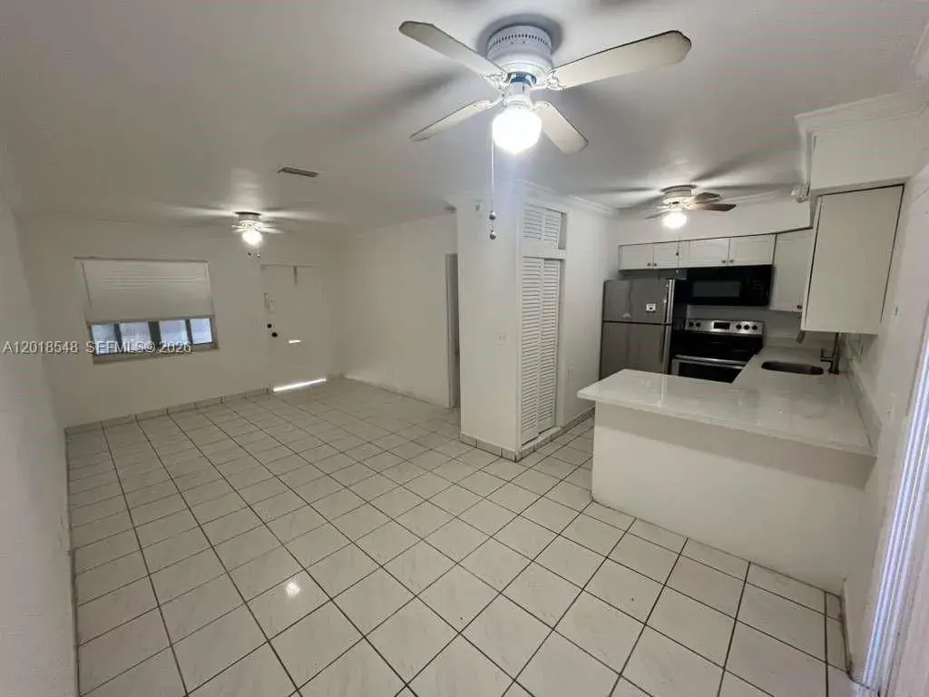 1 bedroom 1 bath Residential Lease for rent at 2450 Lincoln St # 7, Hollywood FL 33020