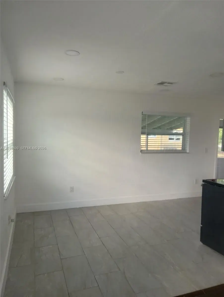 1070 NW 23rd Rd, Fort Lauderdale FL 33311