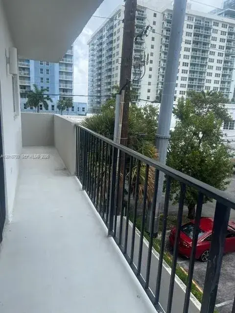 6965 Harding Ave # 305, Miami Beach FL 33141