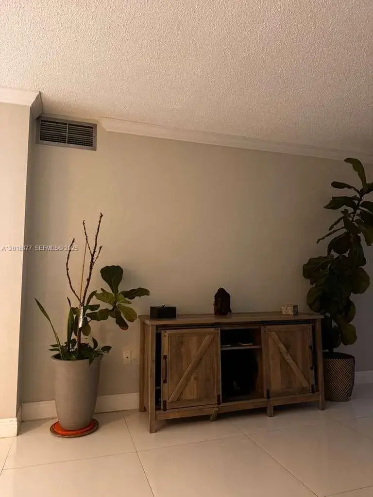 1985 S Ocean Dr # 2B, Hallandale Beach FL 33009
