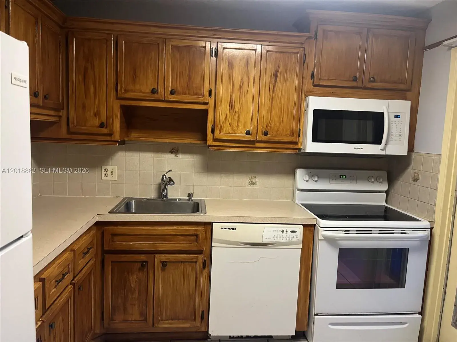 950 Hillcrest Dr # 503, Hollywood FL 33021
