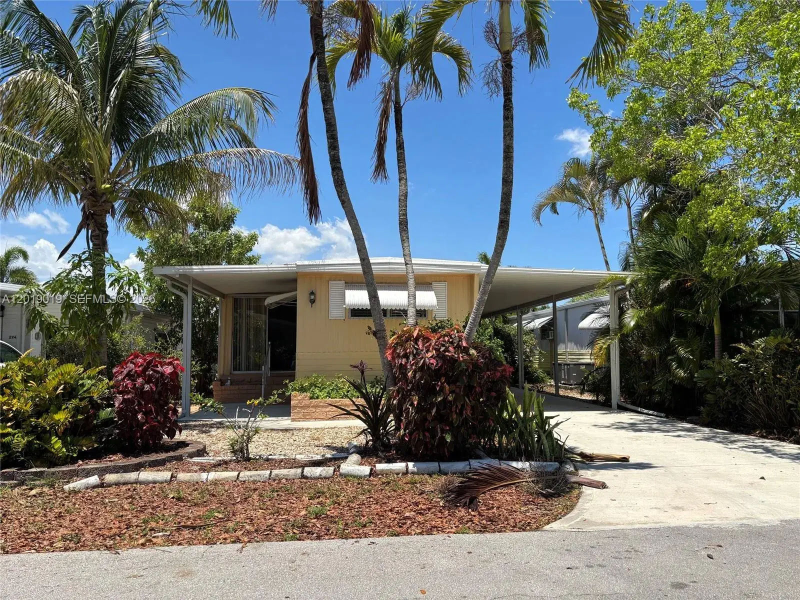 2 bedroom 2 bath Residential Lease for rent at 2939 W Marina Dr, Fort Lauderdale FL 33312