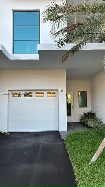 3 bedroom 2 bath Residential Lease for rent at 2511 Pierce St # 6, Hollywood FL 33020