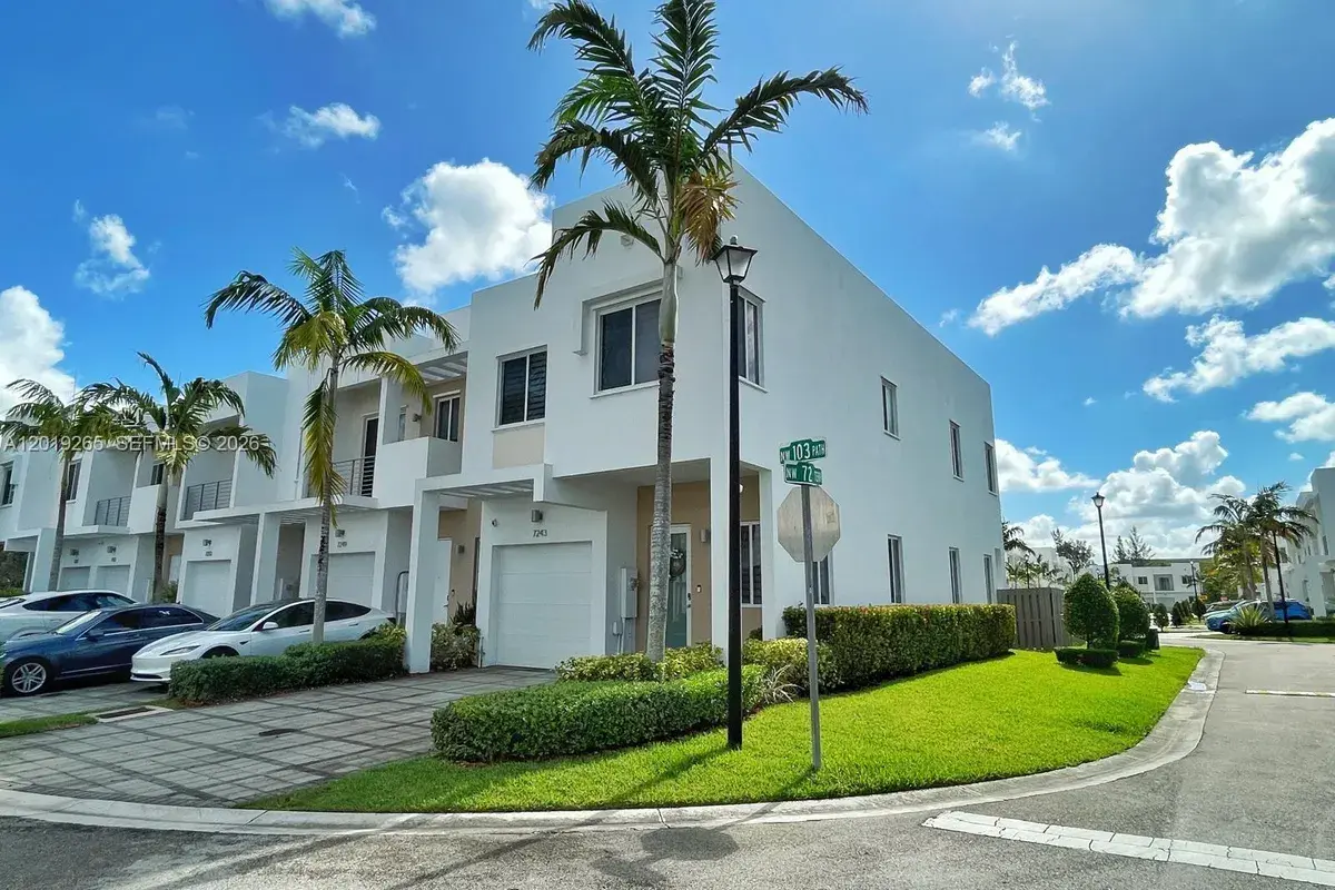 7243 NW 103rd Path, Doral FL 33178