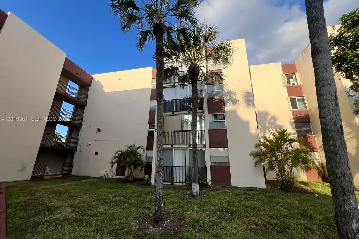 9431 SW 4th St # 207, Miami FL 33174