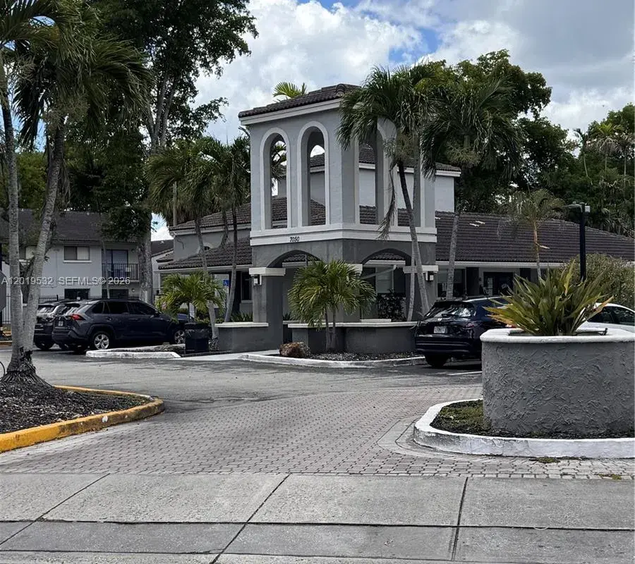 7115 NW 179th St # 207, Hialeah FL 33015
