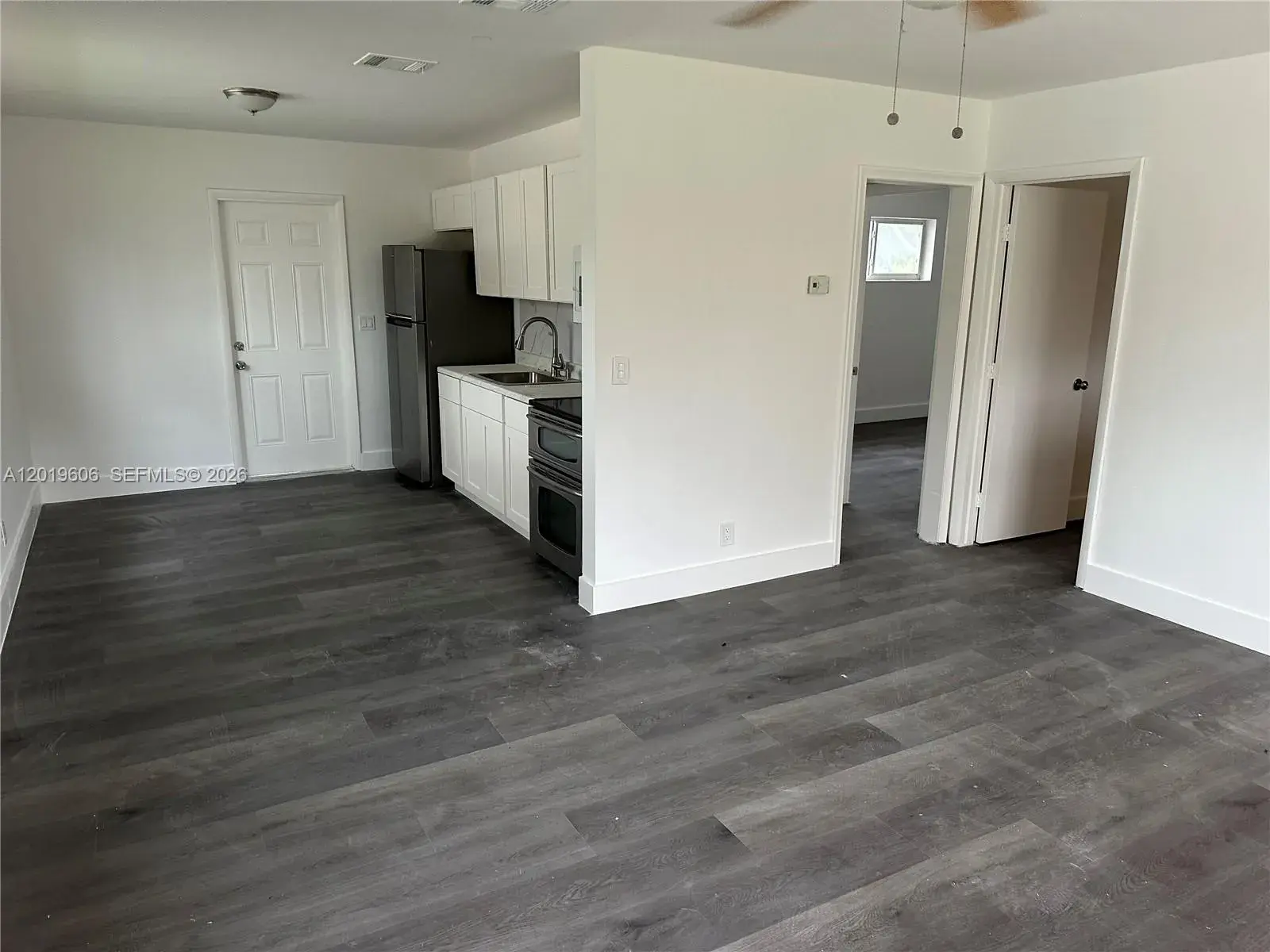 2 bedroom 2 bath Residential Lease for rent at 117 SE 2nd Ave # 1, Hallandale Beach FL 33009
