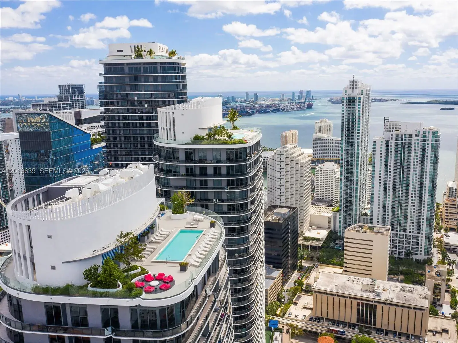 55 SW 9th St # 1810, Miami FL 33130