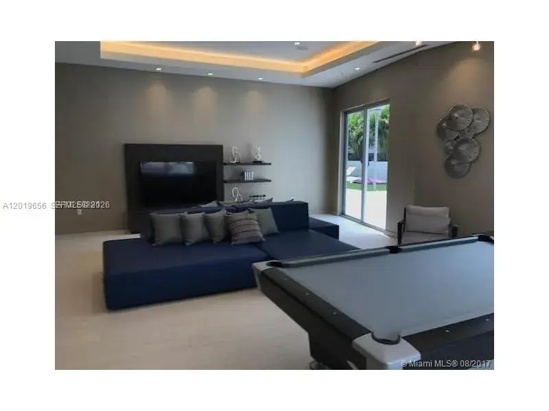 1010 SW 2nd Ave # 1105, Miami FL 33130