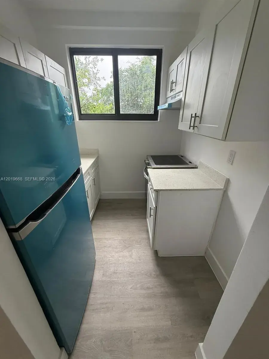 2330 NW 9 St # 15, Miami FL 33125 photo 2
