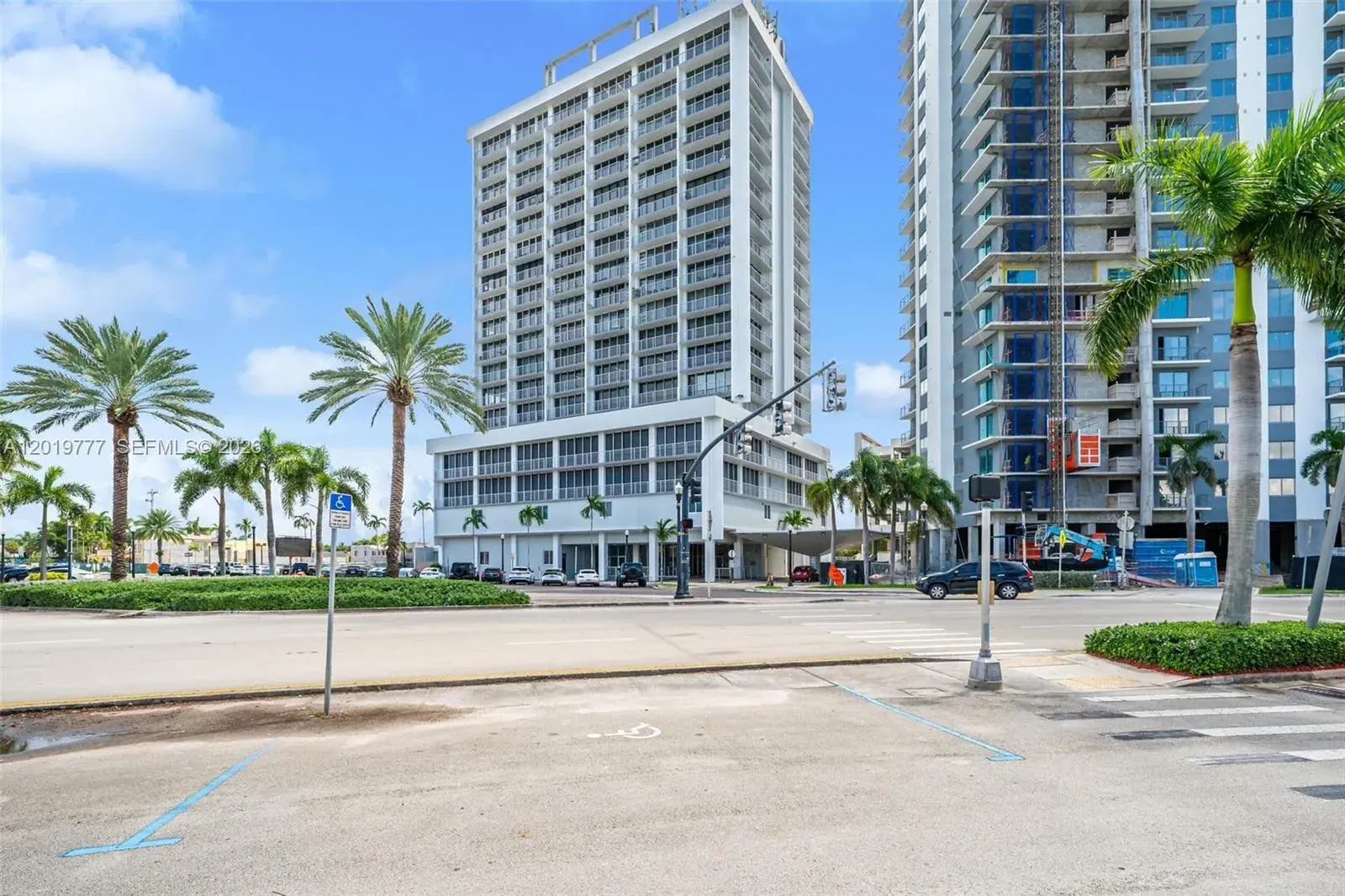 1 bath Residential Lease for rent at 1720 Harrison St # 9F, Hollywood FL 33020