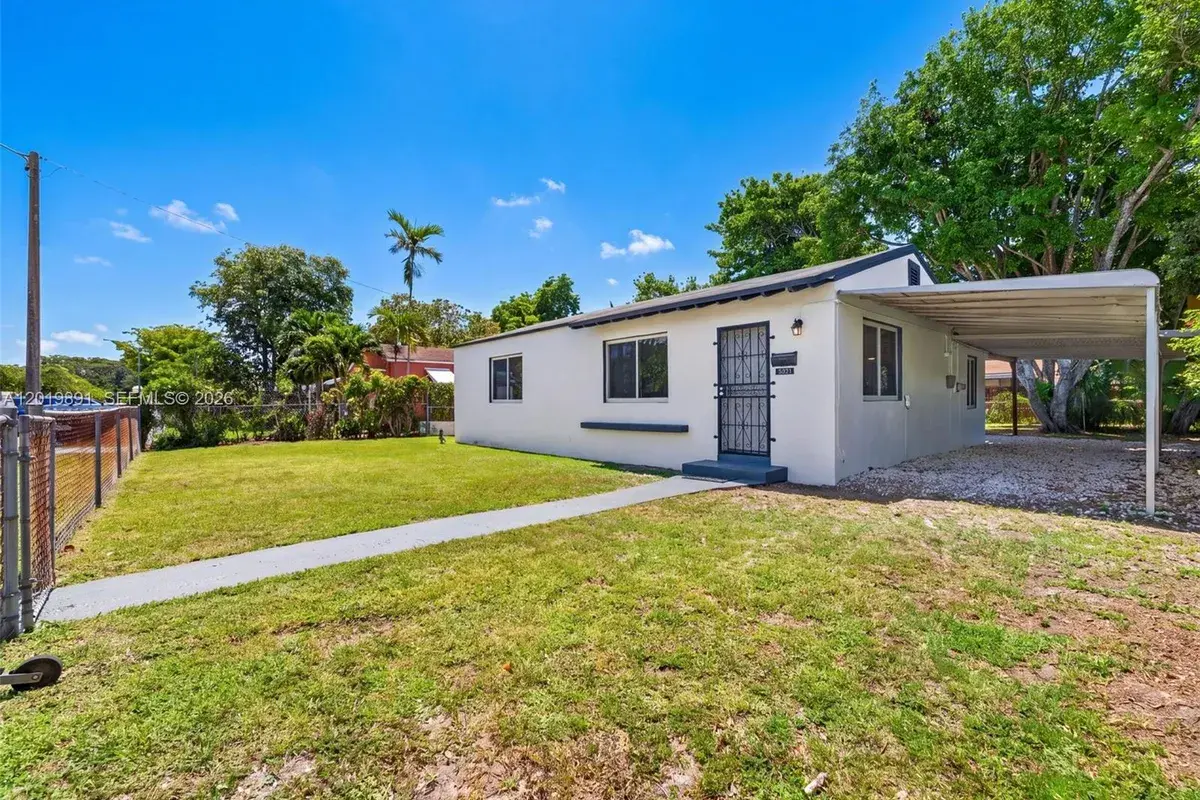 280 NW 101st St, Miami FL 33150