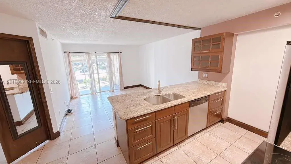 2 bedroom 1 bath Residential for sale at 470 S Park Rd # 104, Hollywood FL 33021