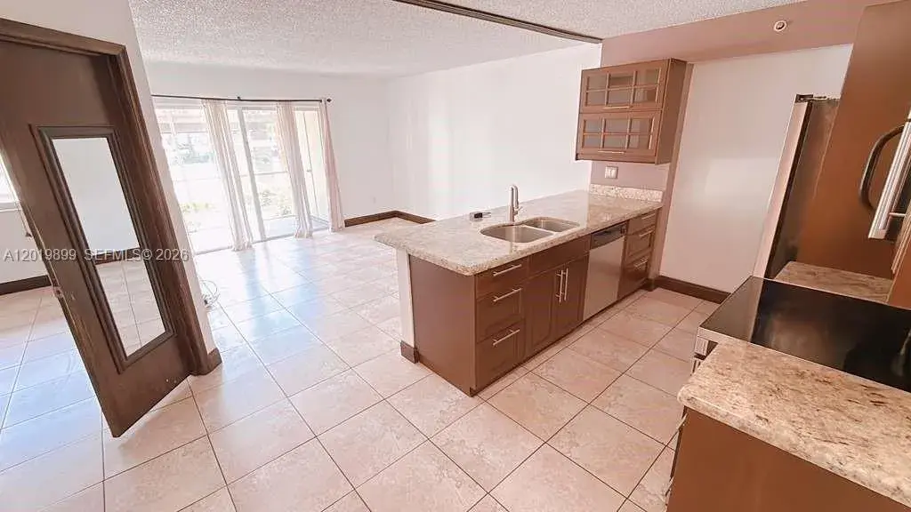 470 S Park Rd # 104, Hollywood FL 33021