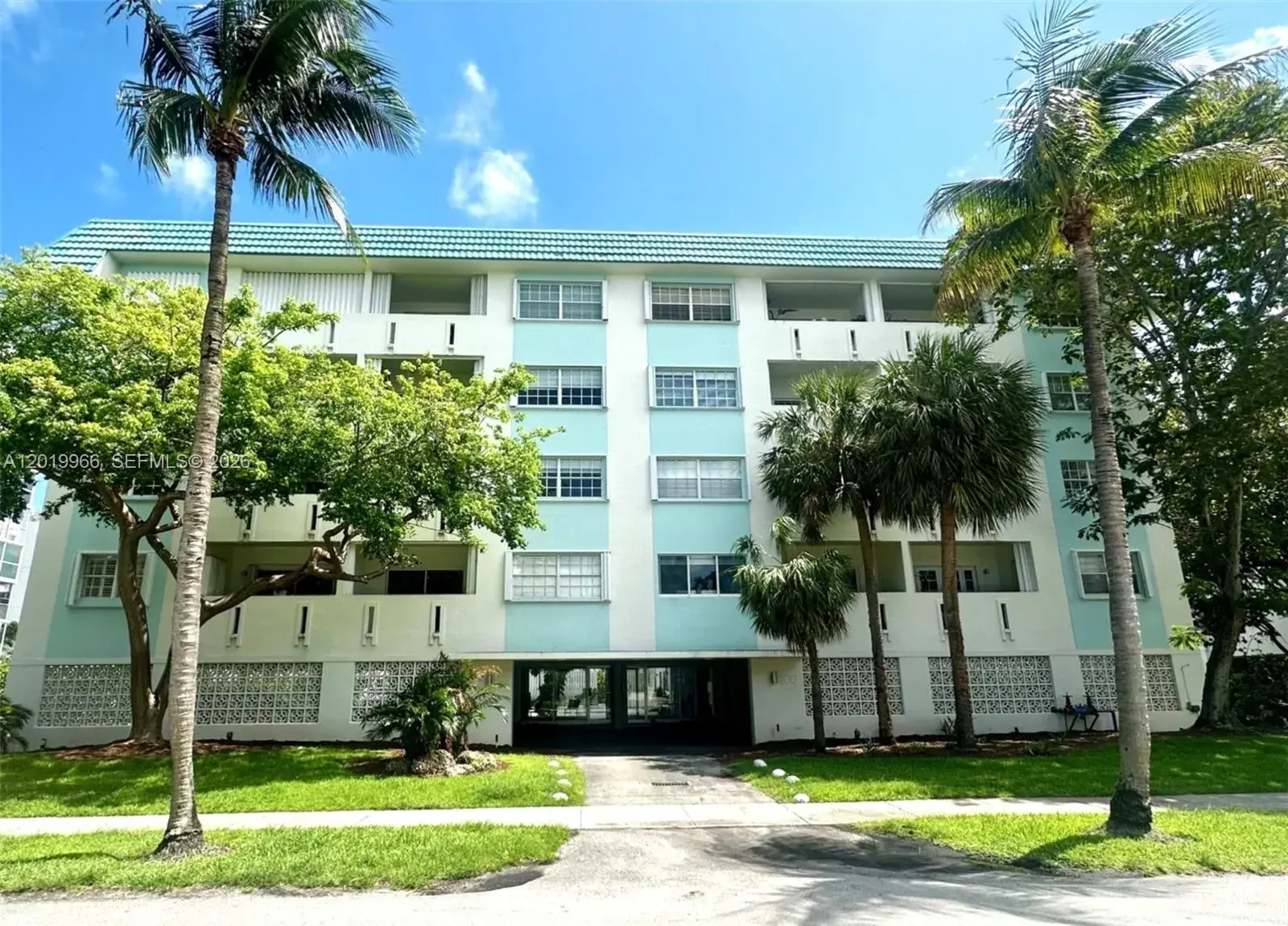 2 bedroom 2 bath for rent at 300 Galen Dr # 206, Key Biscayne FL 33149