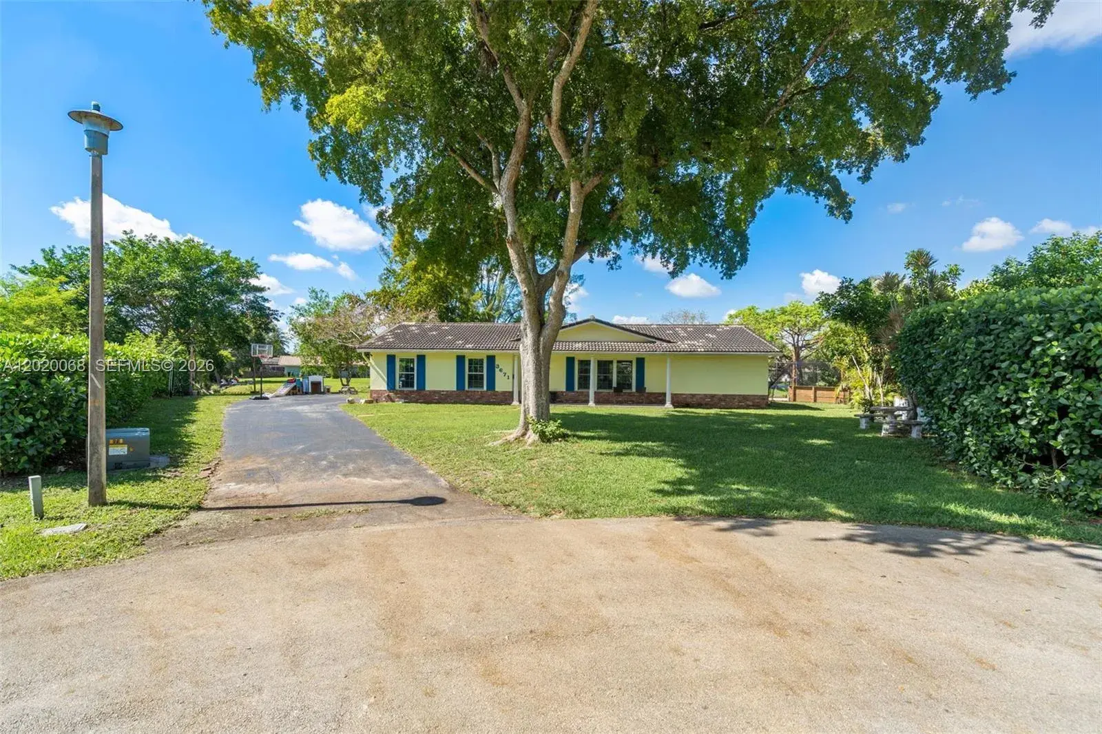 3671 NW 98th Ter, Coral Springs FL 33065