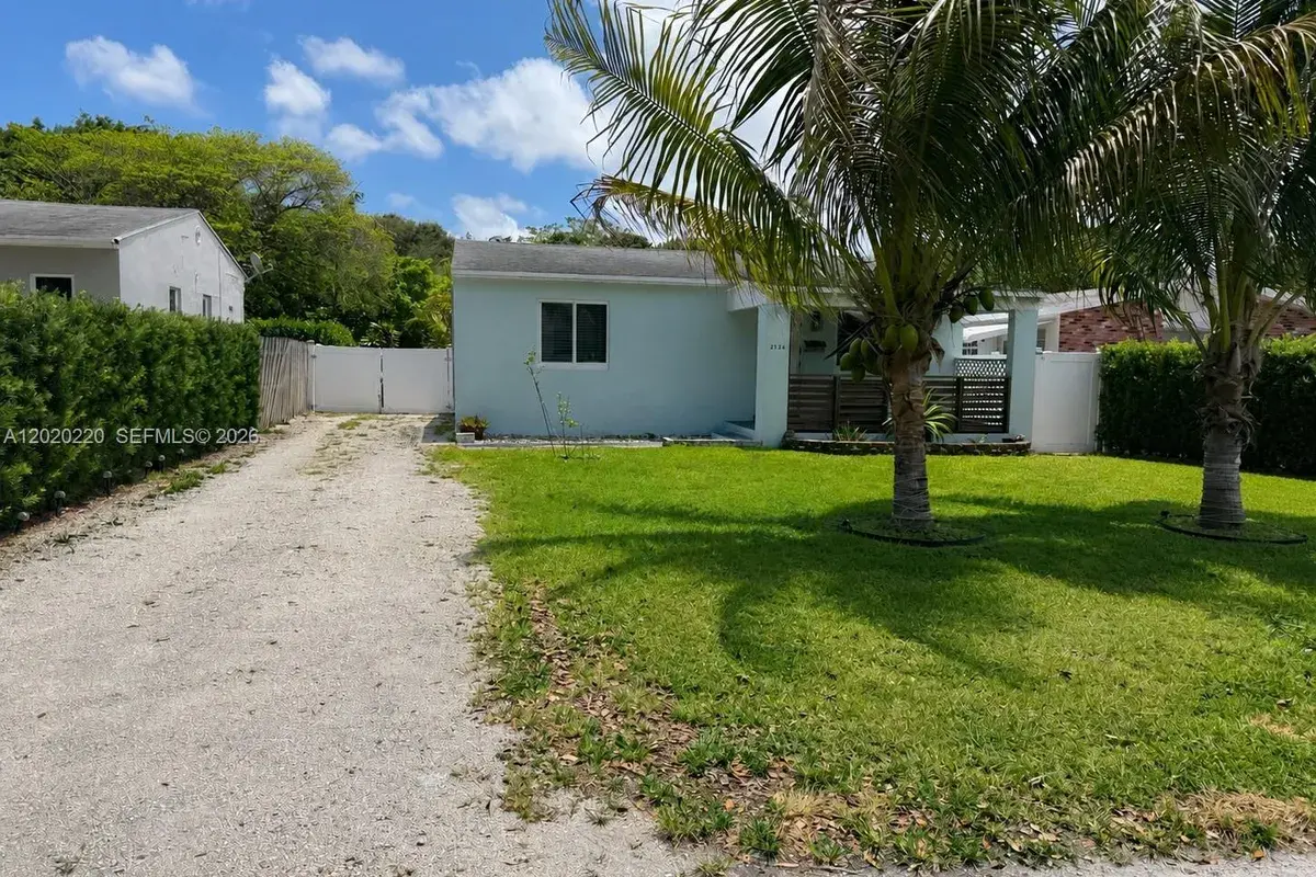 2726 Taylor St, Hollywood FL 33020