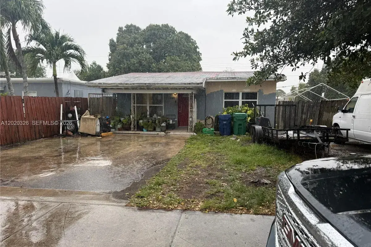 3101 NW 99th St, Miami FL 33147