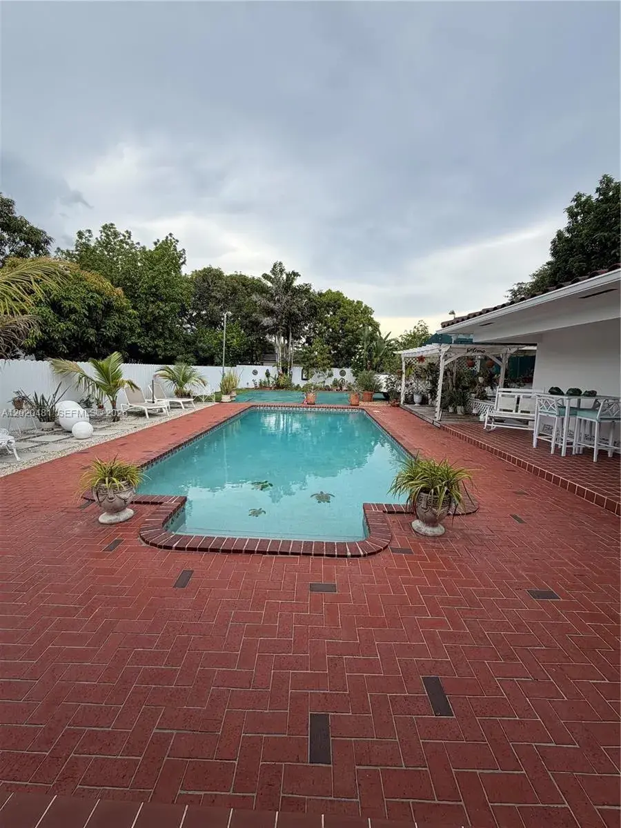 3400 SW 108th Ave, Miami FL 33165