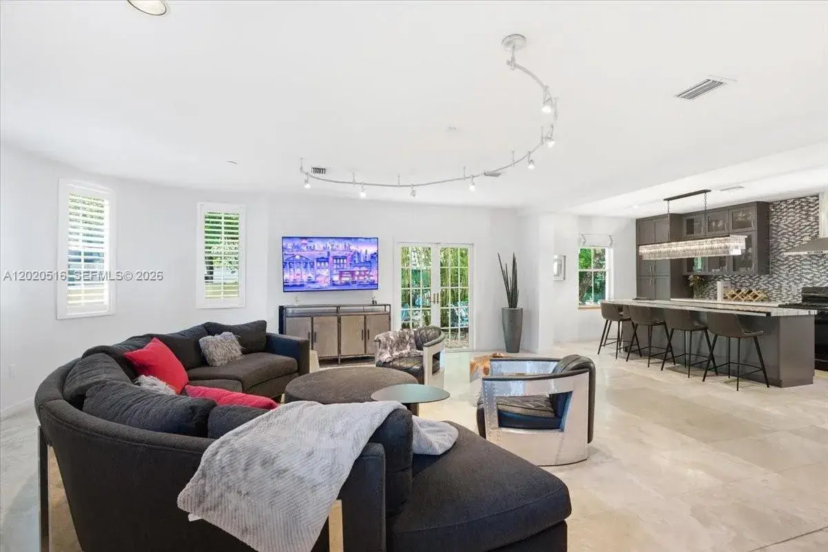 2917 Jackson Ave # 6, Miami FL 33133