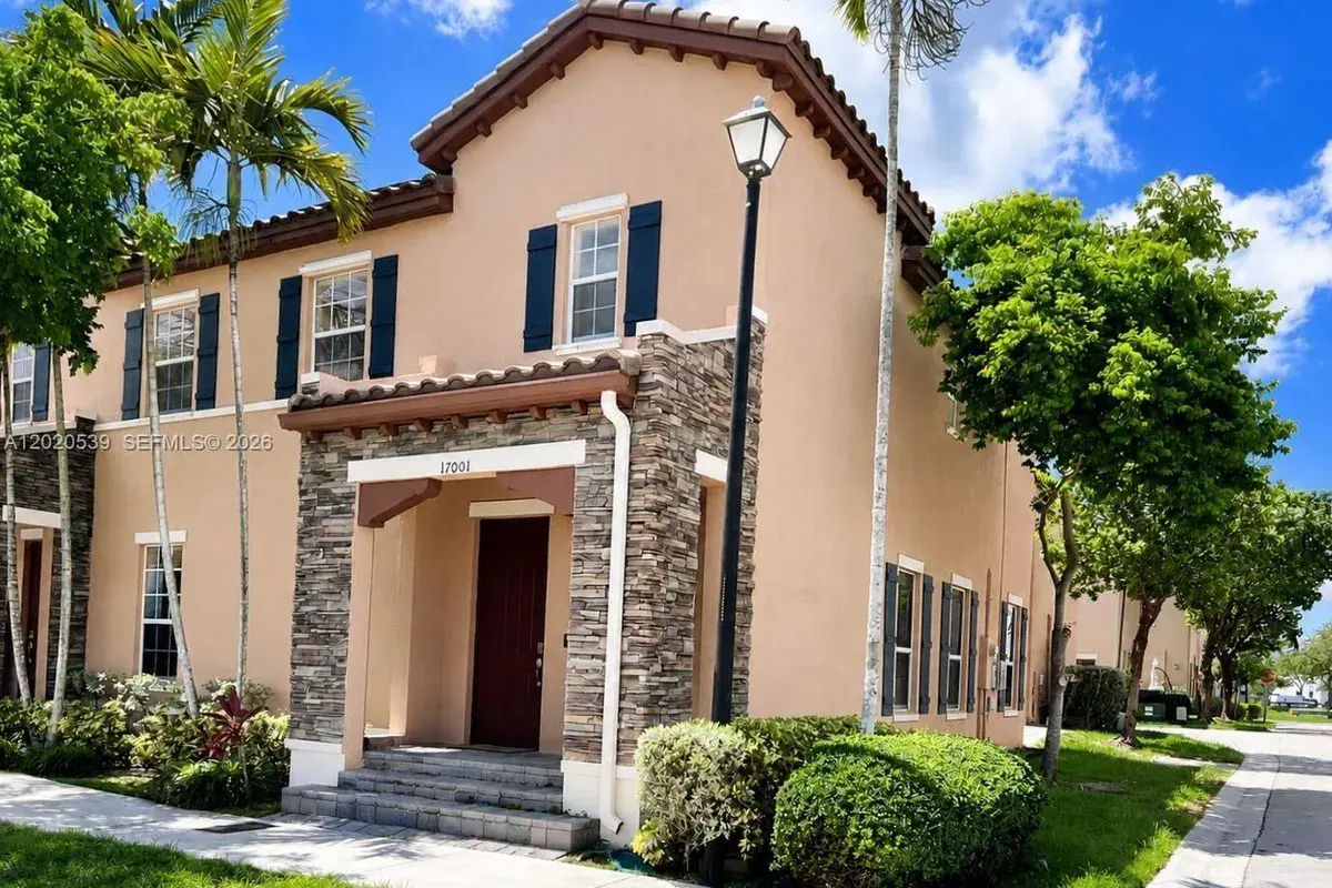 17001 SW 96th St, Miami FL 33196