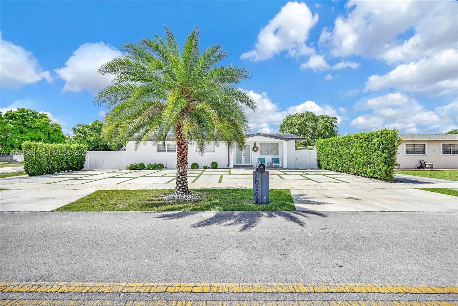4 bedroom 3 bath Residential for sale at 10202 SW 33rd St, Miami FL 33165