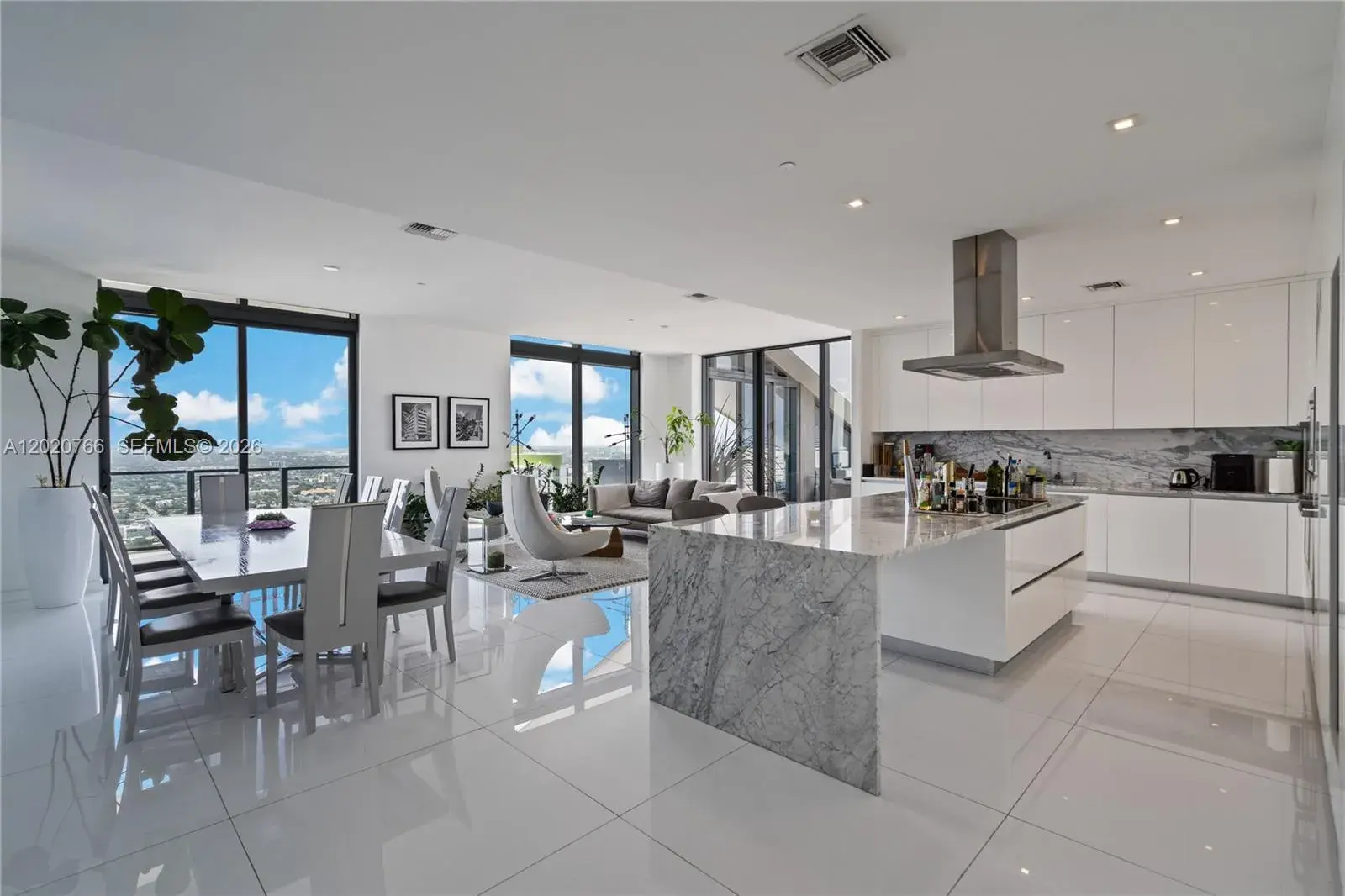 88 SW 7th St # 4203, Miami FL 33130