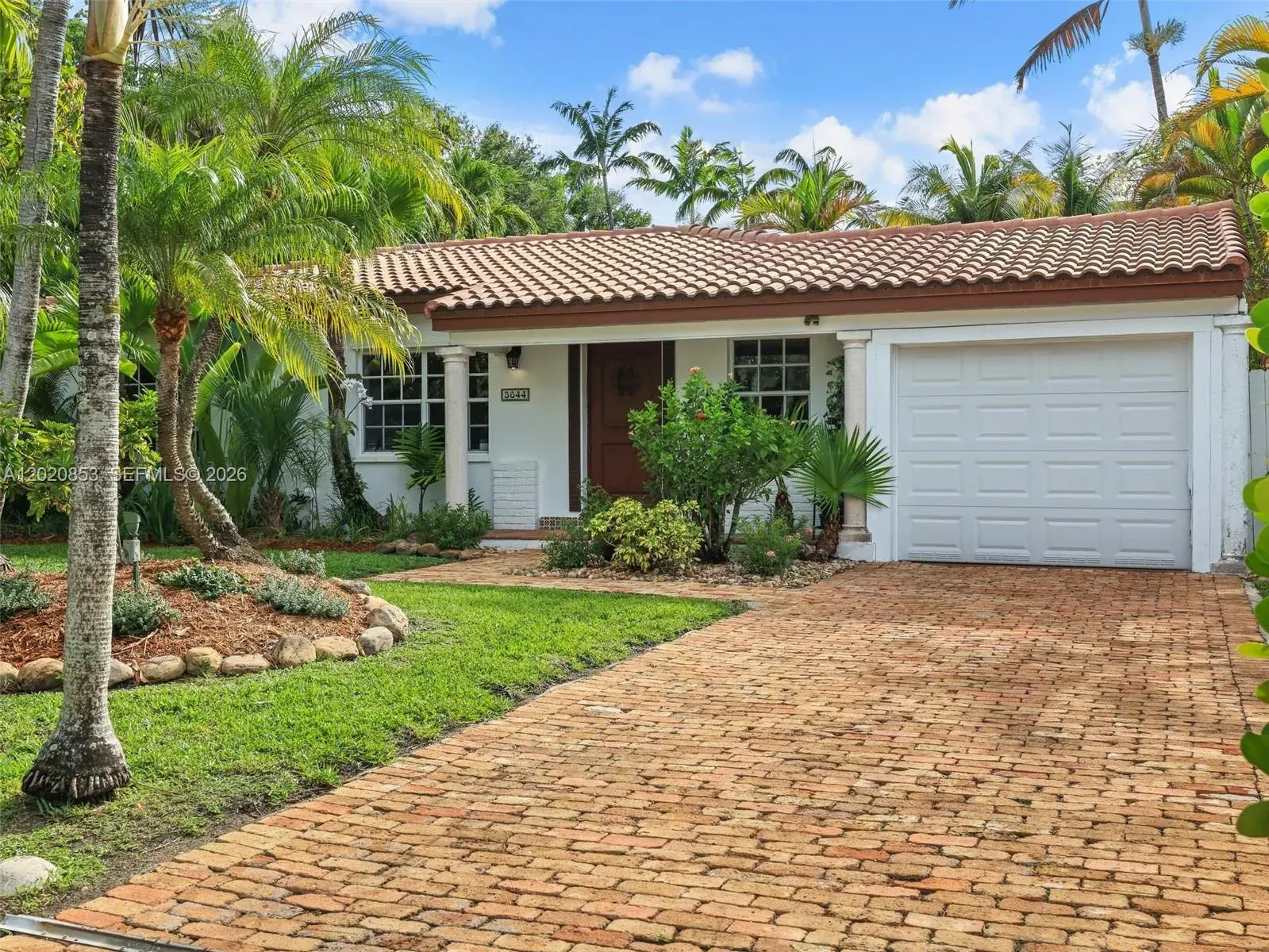 5644 SW 69th Ave, Miami FL 33143