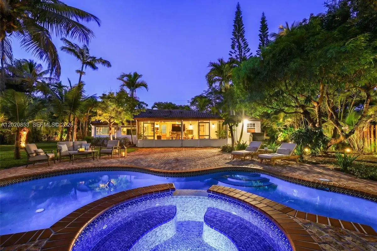 5644 SW 69th Ave, Miami FL 33143
