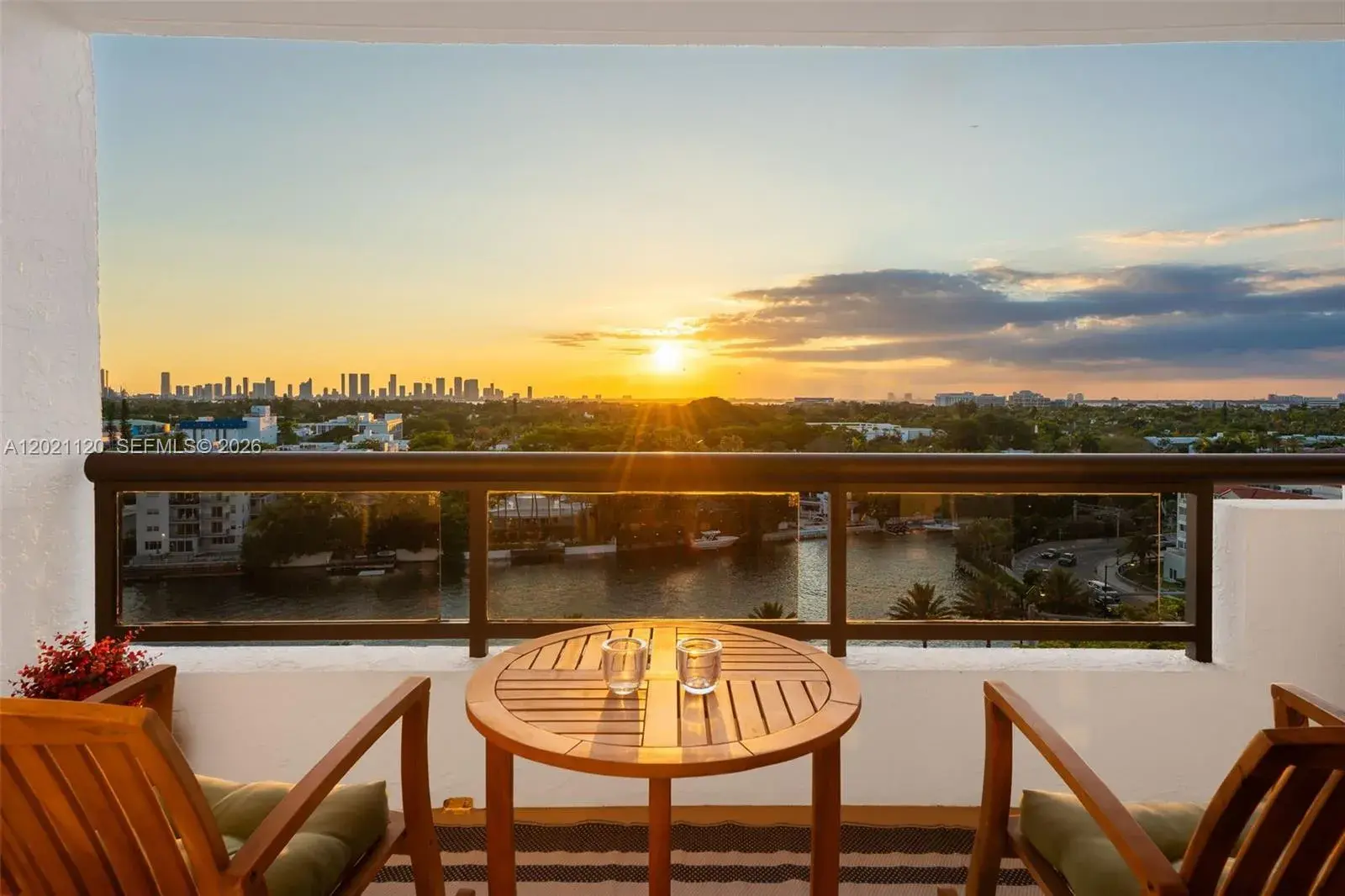 2 bedroom 2 bath for sale at 2555 Collins Ave # 1106, Miami Beach FL 33140