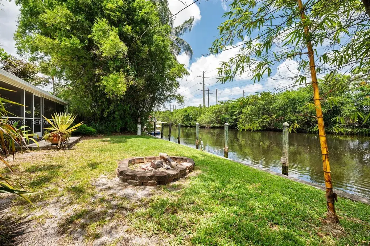 4512 SW 37th Ave, Dania Beach FL 33312