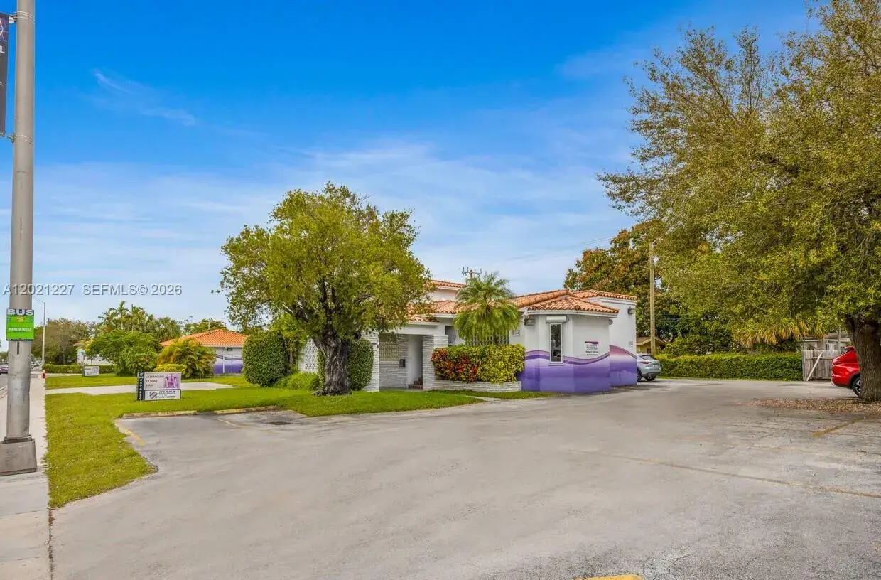 49 W 49TH St, Miami Beach FL 33012