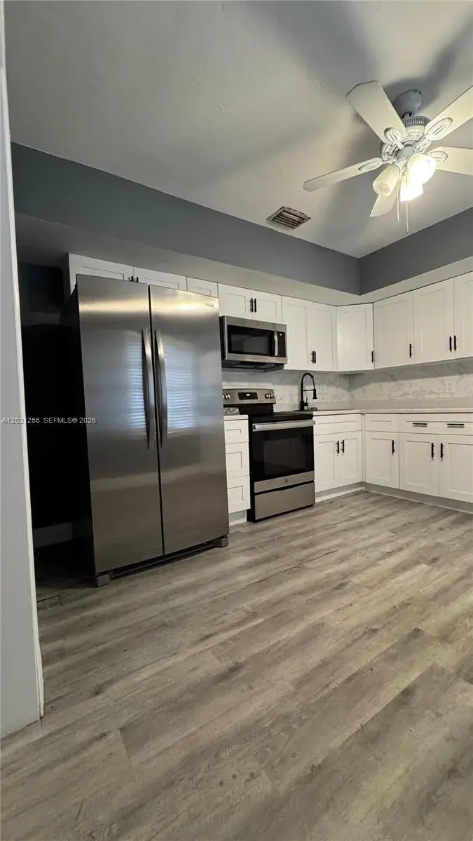 2 bedroom 1 bath Residential Lease for rent at 820 SE 12th St # 1, Fort Lauderdale FL 33316