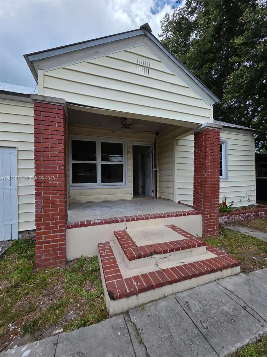 3 bedroom 1 bath Residential Lease for rent at 315 NW 53rd St # 0, Miami FL 33127