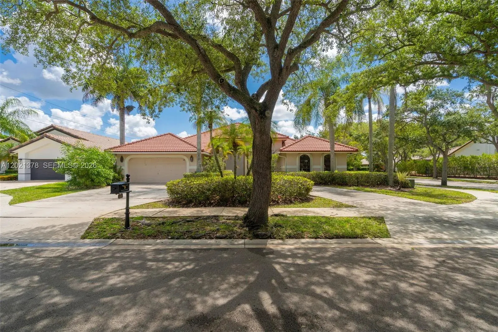 5 bedroom 3 bath Residential for sale at 1051 Deerpath Ct, Weston FL 33326