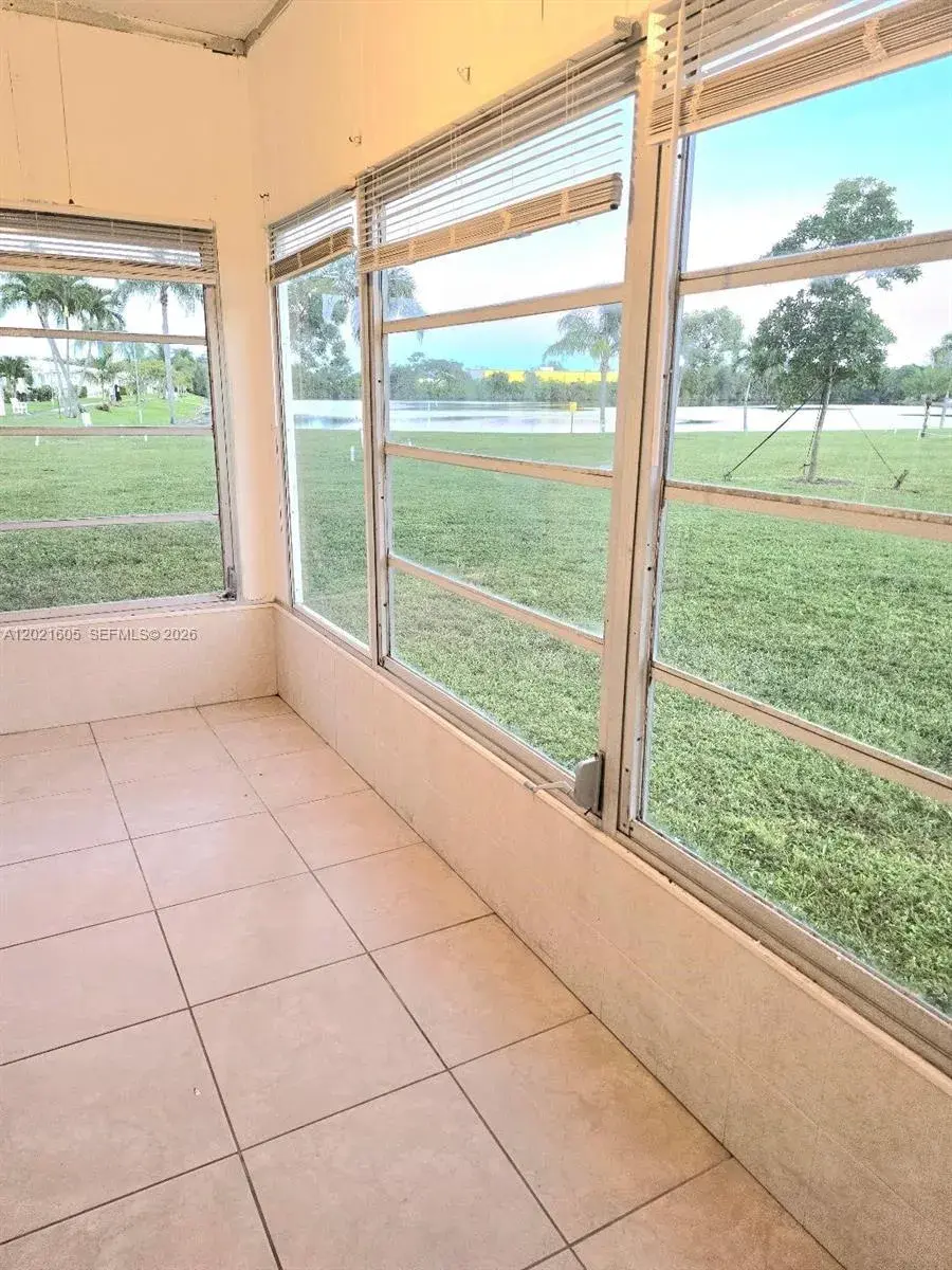 2 bedroom 2 bath Residential Lease for rent at 2309 Park Ln # 116, Hollywood FL 33021