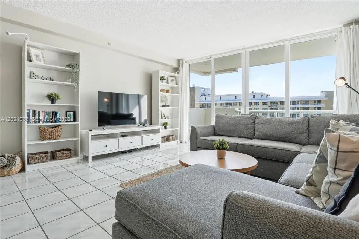 5601 Collins Ave # 1517, Miami Beach FL 33140