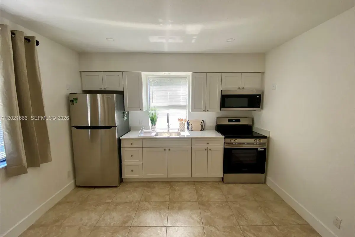 1112 N 61st Ter # B, Hollywood FL 33024
