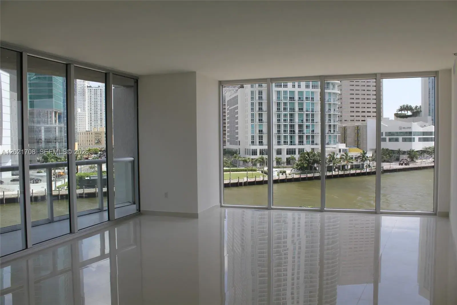 2 bedroom 2 bath Residential Lease for rent at 465 BRICKELL AV # 502, Miami FL 33131