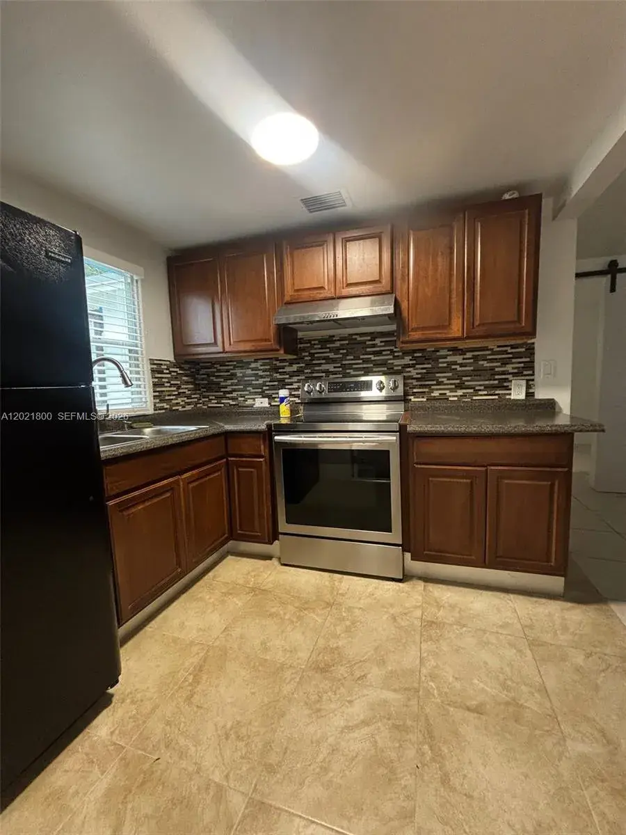 719 Glenn Pkwy # 1, Hollywood FL 33021