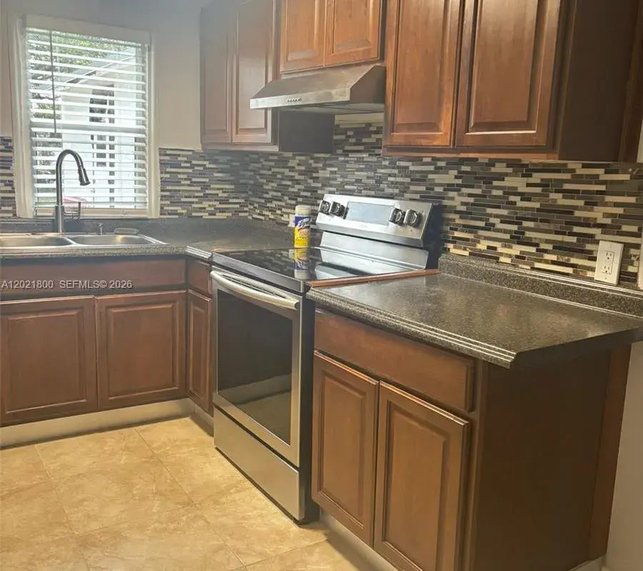 719 Glenn Pkwy # 1, Hollywood FL 33021