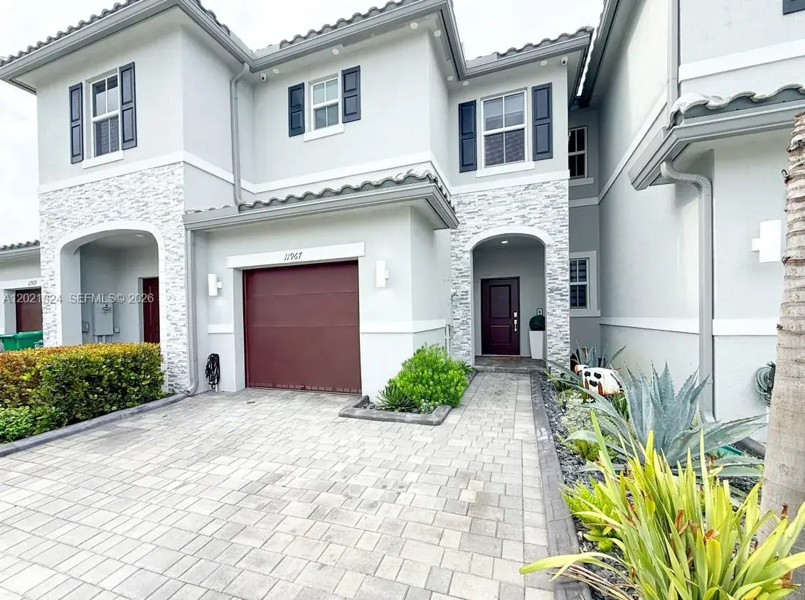 11967 NW 46th St, Coral Springs FL 33076