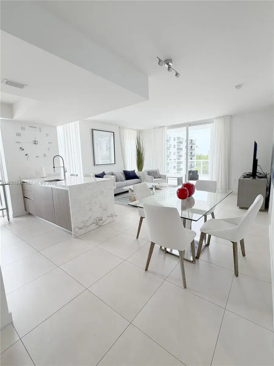 2 bedroom 2 bath Residential Lease for rent at 401 N Birch Rd # 415, Fort Lauderdale FL 33304